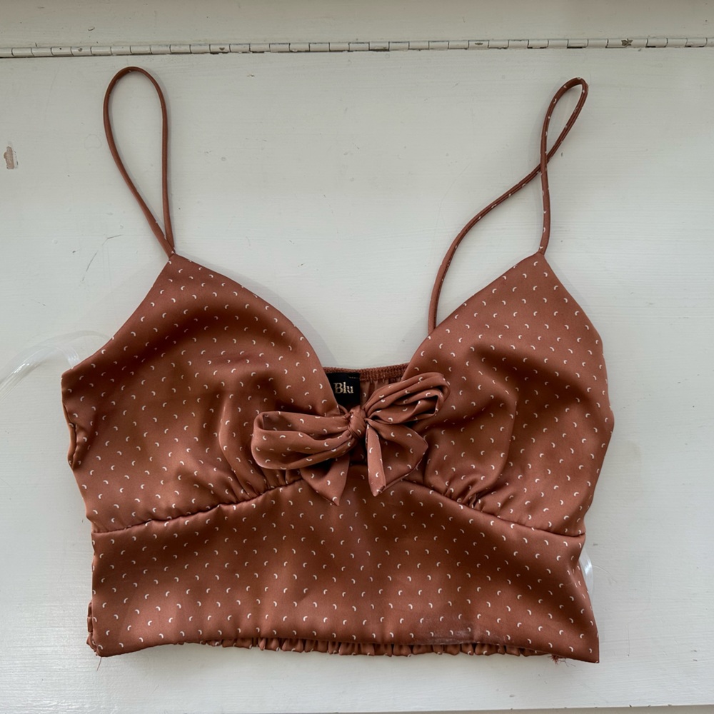 Orange crop tie top, size small.